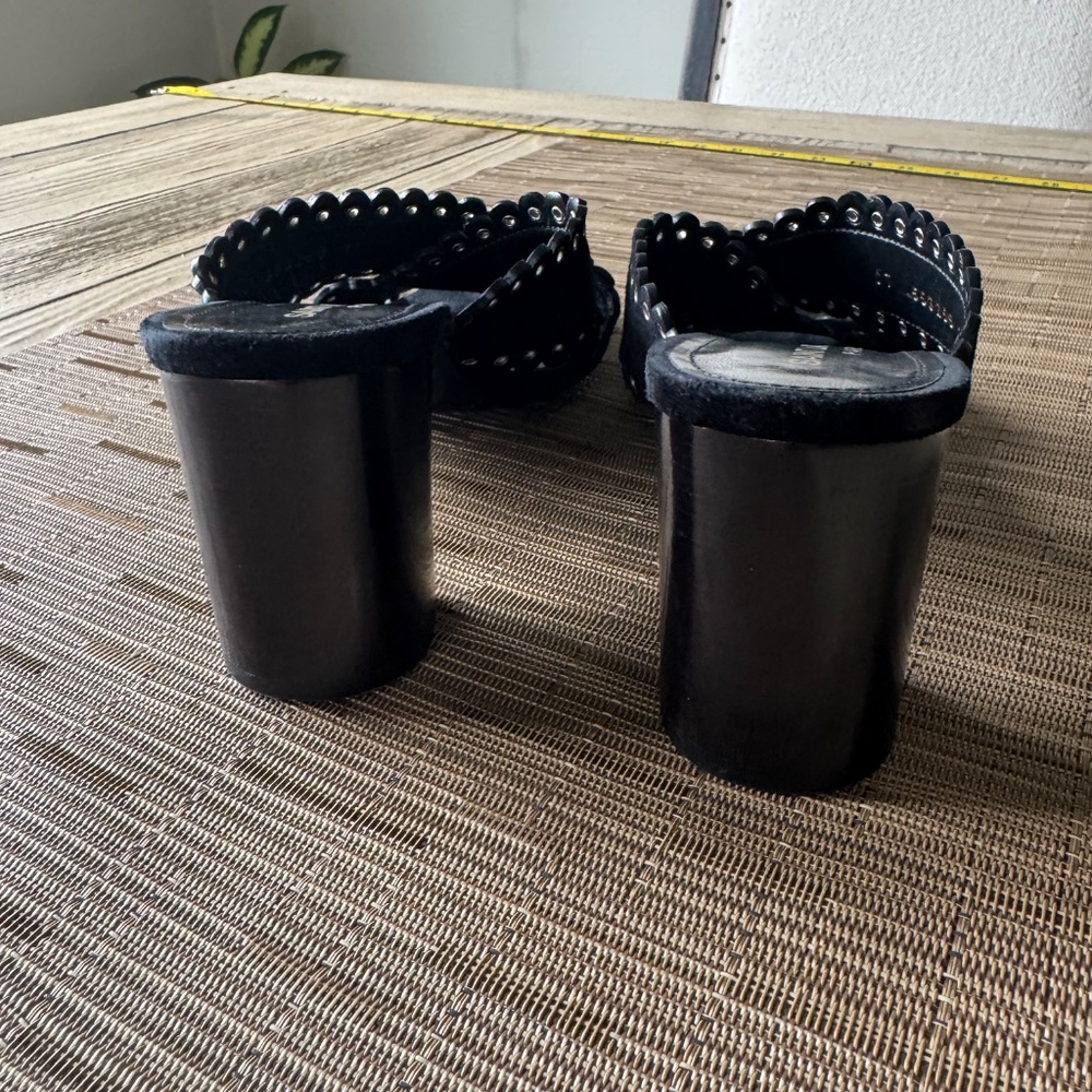 Saint Laurent Loulou suede grommet heel - Picture 3 of 7